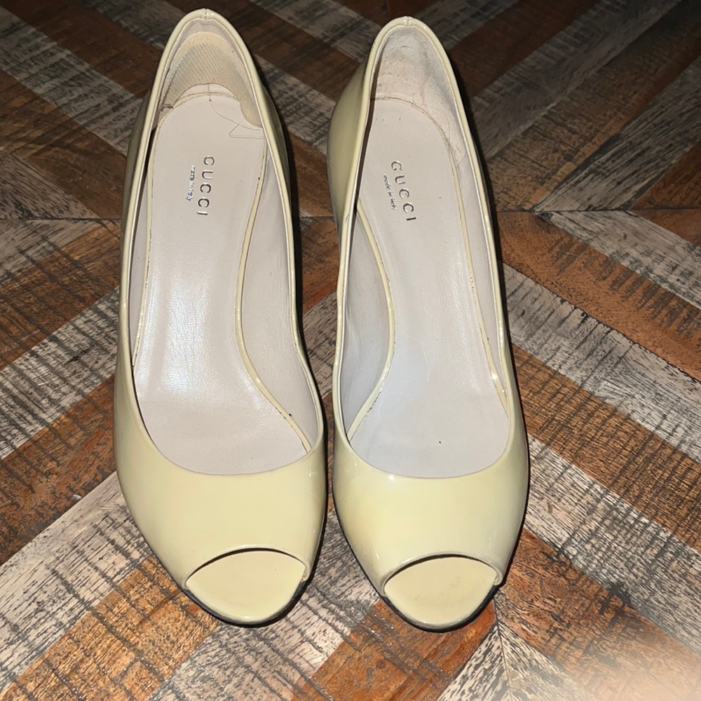 Gucci Women’s Beige Heels Size 37 1/2